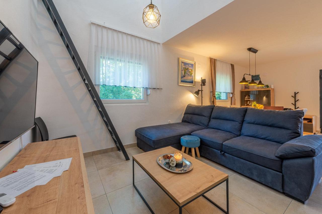 Villa Zora, Starigrad Paklenica, Селине Экстерьер фото